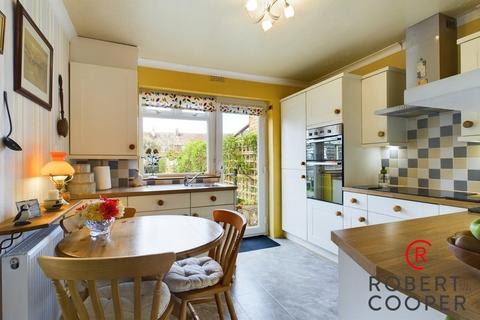 49 Royal Crescent, Ruislip, HA4 0PL