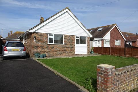 2 bedroom detached bungalow for sale - Tythe Barn Road, Selsey