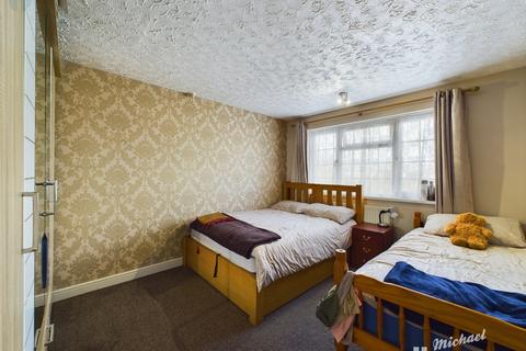 3 bedroom terraced house for sale - St. Annes Road, AYLESBURY, HP19 7RB