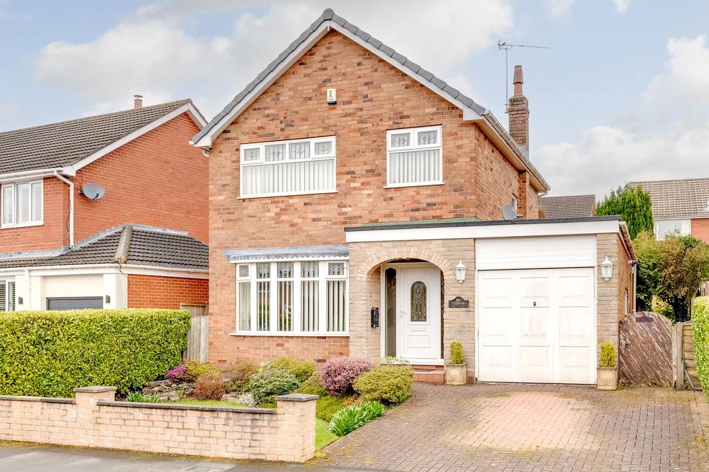 Appley Bridge, Wigan WN6 3 bed detached house for sale £300,000