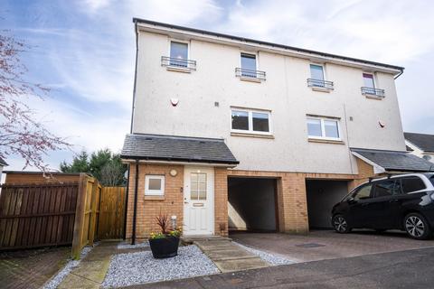 3 bedroom townhouse for sale - Donalds Court, Dundee, DD2