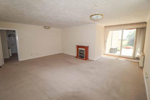 2 bedroom flat for sale, Southwood Road, Hayling Island