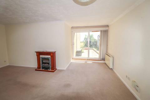 2 bedroom flat for sale, Southwood Road, Hayling Island