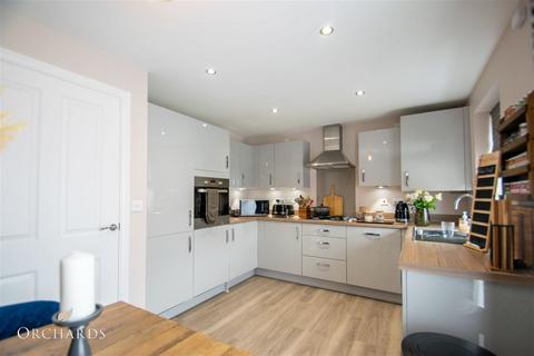 3 bedroom semi-detached house for sale - Whittington Crescent, Bedford MK43
