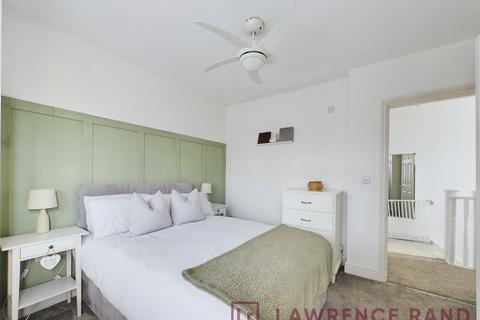 2 bedroom end of terrace house for sale - Victoria Road, Ruislip, HA4