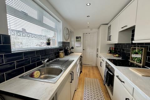 2 bedroom terraced house for sale - Kitchener Street, Sunderland, Tyne and Wear, SR4