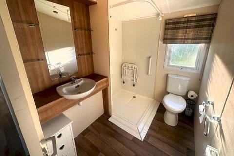 2 bedroom static caravan for sale, Caldecott Hall Country Park, Beccles Road NR31