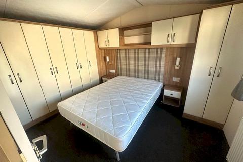 2 bedroom static caravan for sale, Caldecott Hall Country Park, Beccles Road NR31