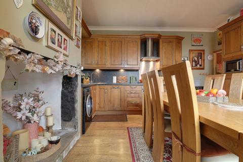 3 bedroom end of terrace house for sale, Halifax Road, Liversedge, West Yorkshire, WF15