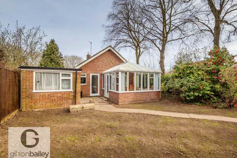 3 bedroom detached bungalow for sale - Elm Road, Norwich NR13