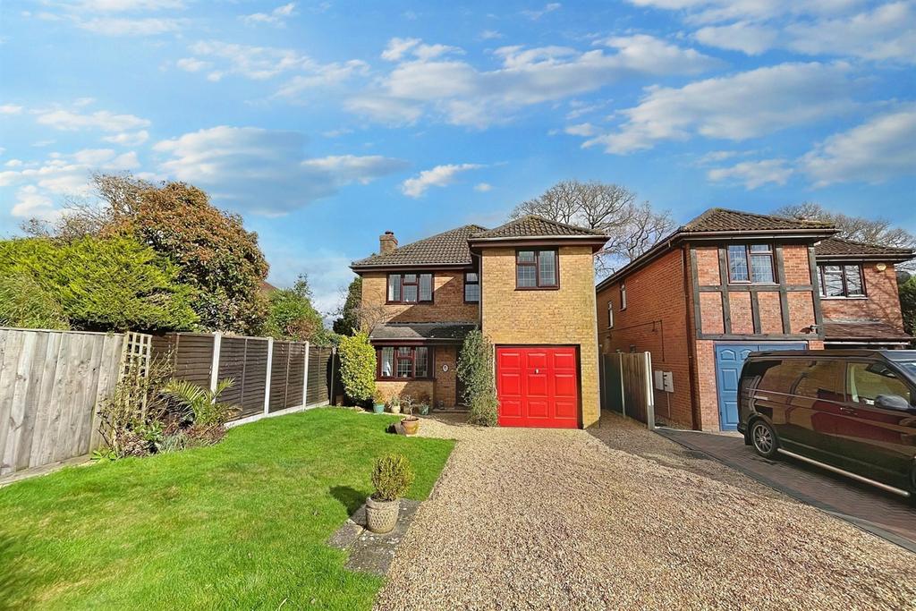 Alderholt 4 bed detached house for sale £490,000