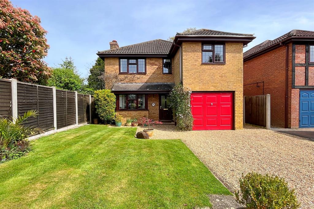 Alderholt 4 bed detached house for sale £475,000