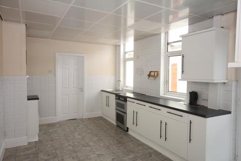 3 bedroom terraced house to rent, Queens Road,  Preston, PR2