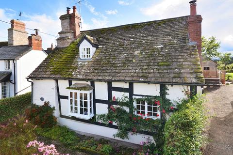 3 bedroom detached house for sale, Woodseaves Road, Eardisley, HR3 6PQ