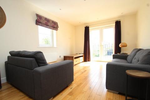 2 bedroom flat to rent, Roundhay Court, Sutherland Avenue, Roundhay, Leeds, LS8