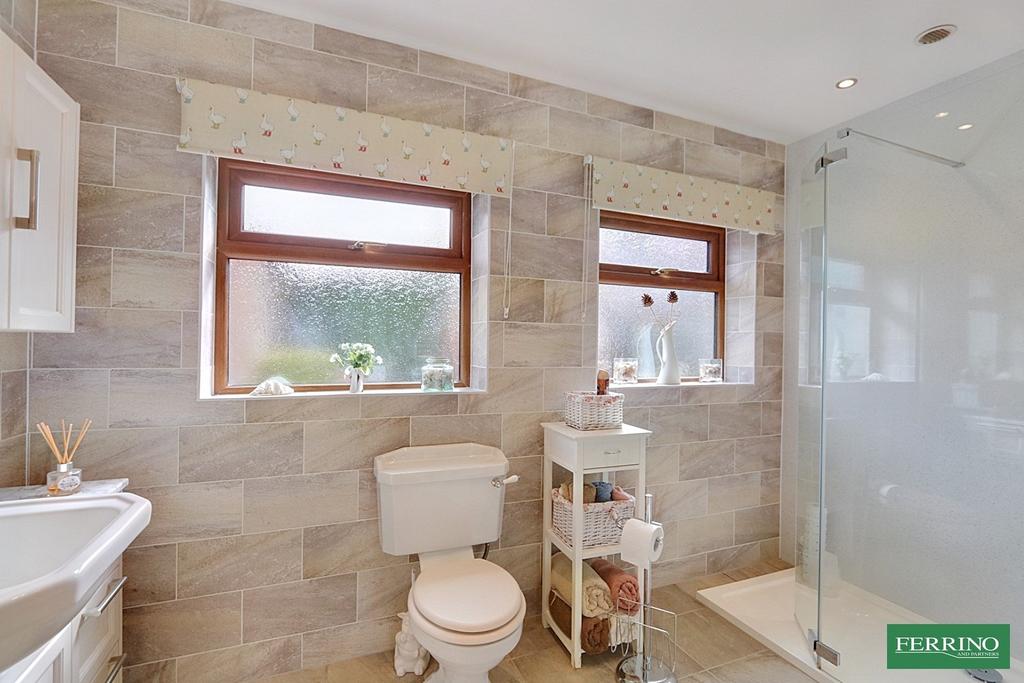 Bedroom 1 En-suite