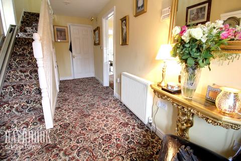 5 Hill Side, Thorpe Hesley, Rotherham, S61 2QB