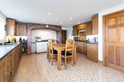 4 bedroom detached house for sale, Orleton, Ludlow, SY8 4HY