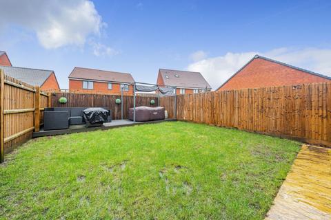 4 bedroom semi-detached house for sale - Butland Way, Wootton, Bedford