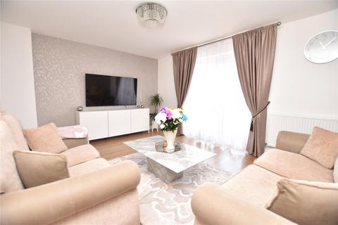 3 bedroom semi-detached house for sale, Blencarn Crescent, Seacroft, Leeds, West Yorkshire