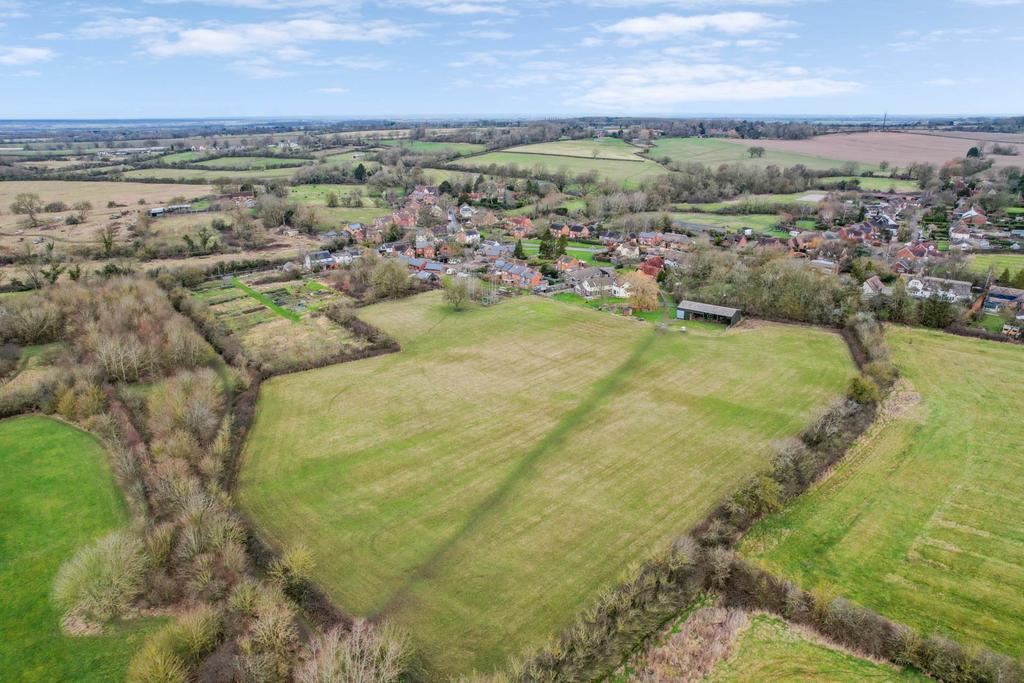 the-green-little-horwood-land-325-000