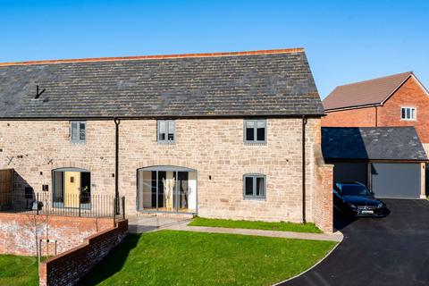4 bedroom barn conversion for sale, Holmer House Close, Hereford