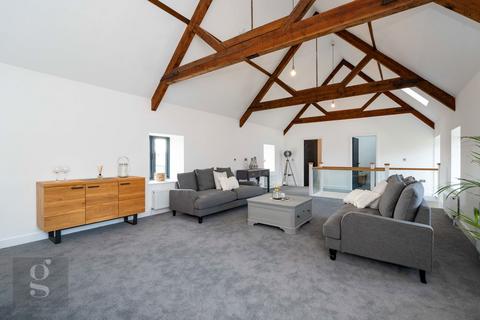 4 bedroom barn conversion for sale, Holmer House Close, Hereford