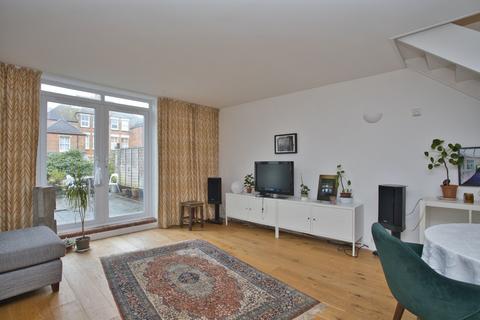 3 bedroom ground floor flat for sale, Grimston Gardens, Folkestone, CT20