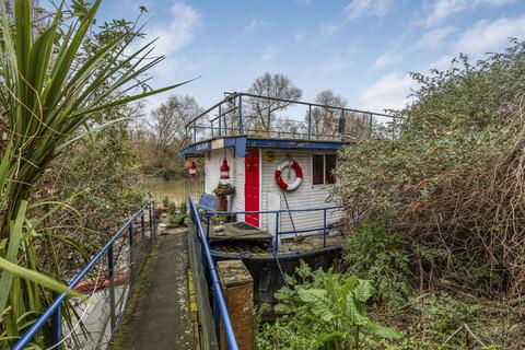 4 bedroom detached house for sale, The Hollows, Brentford, Middlesex, TW8