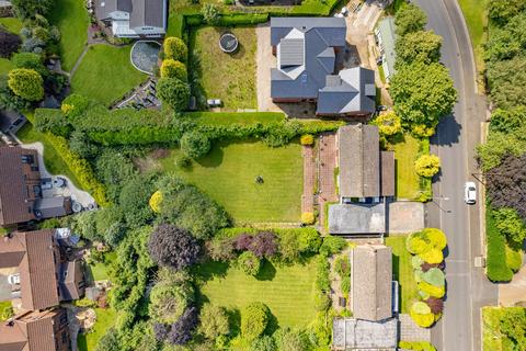 4 bedroom detached house for sale, Spacious 4-Bedroom Detached House with Four Car  Garage in Sought-After Shurdington Road