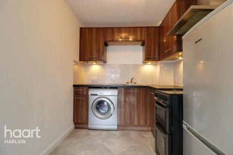 1 bedroom flat to rent, Station Road, Sawbridgeworth