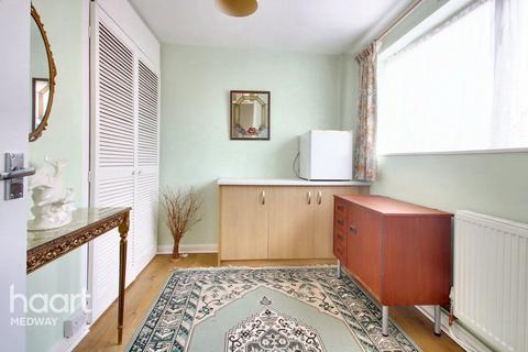 34 Woodview Rise, Rochester, ME2 3RP