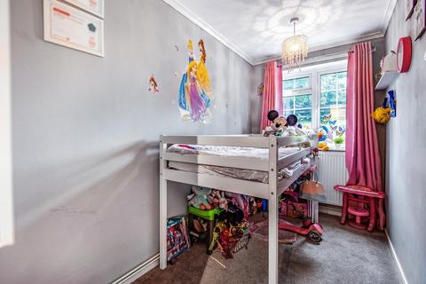 2 bedroom flat for sale - Mayford Close, Beckenham
