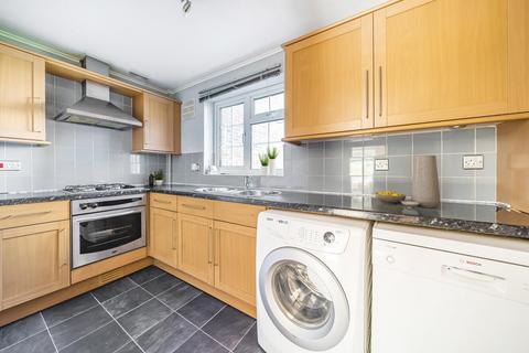 2 bedroom flat for sale, Mayford Close, Beckenham