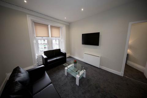 2 bedroom flat to rent - Strathmartine Road, Dundee,