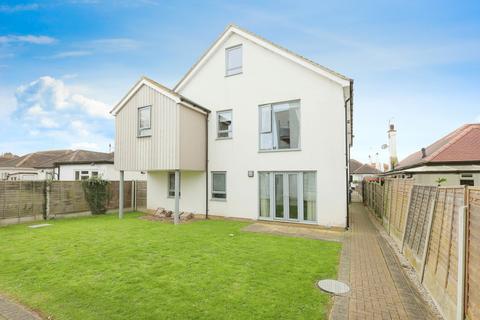 2 bedroom apartment for sale, Pavilion Drive, Leigh-on-Sea, SS9