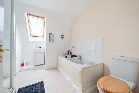 3 Cherry Tree Way, Carterton, OX18 1GE