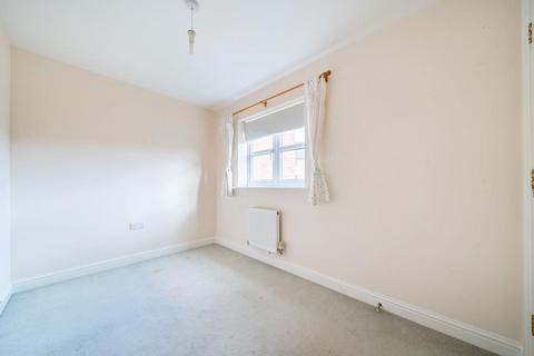 3 Cherry Tree Way, Carterton, OX18 1GE