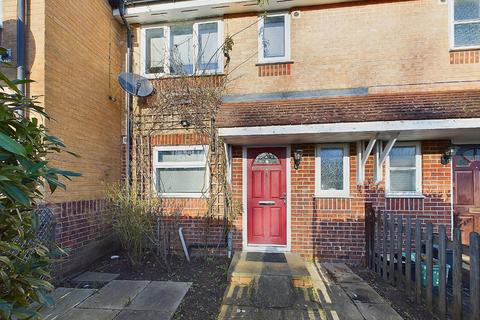 2 bedroom terraced house to rent, Star Lane, Orpington BR5
