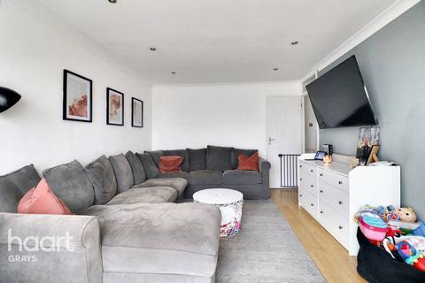 2 bedroom flat for sale, Coronation Avenue, Tilbury