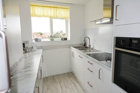 2 bedroom apartment for sale - Marine Park, Bognor Regis