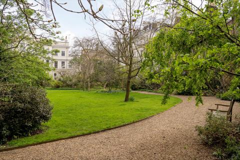 3 bedroom terraced house for sale - Ladbroke Gardens, London, W11