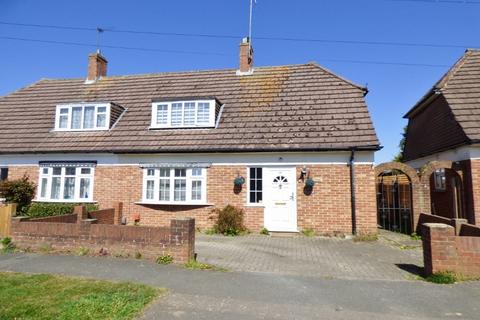 15 Clare Crescent, Leatherhead, KT22 7RF
