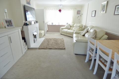 15 Clare Crescent, Leatherhead, KT22 7RF