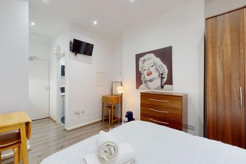 1 bedroom property to rent, Blenheim Gardens, London, NW2 4NT