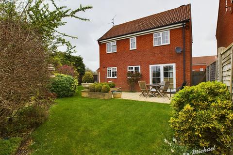 3 bedroom detached house for sale, Wallace End, Aylesbury, Buckinghamshire