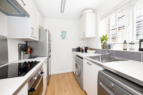 2 bedroom apartment to rent - Linwood Close, Camberwell, London, SE5