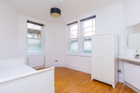 2 bedroom flat to rent - Disraeli Gardens, Putney, London, SW15