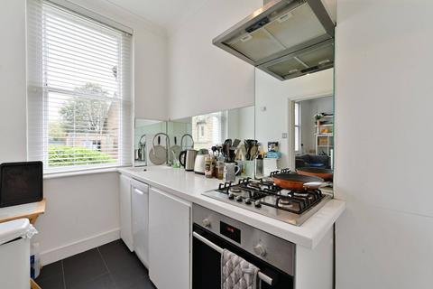 2 bedroom flat to rent, Disraeli Gardens, Putney, London, SW15