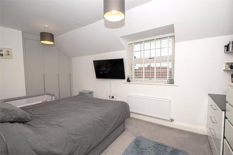 Flat 8, 1 Hayes Drive, Three Mile Cross, Reading, RG7 1GB